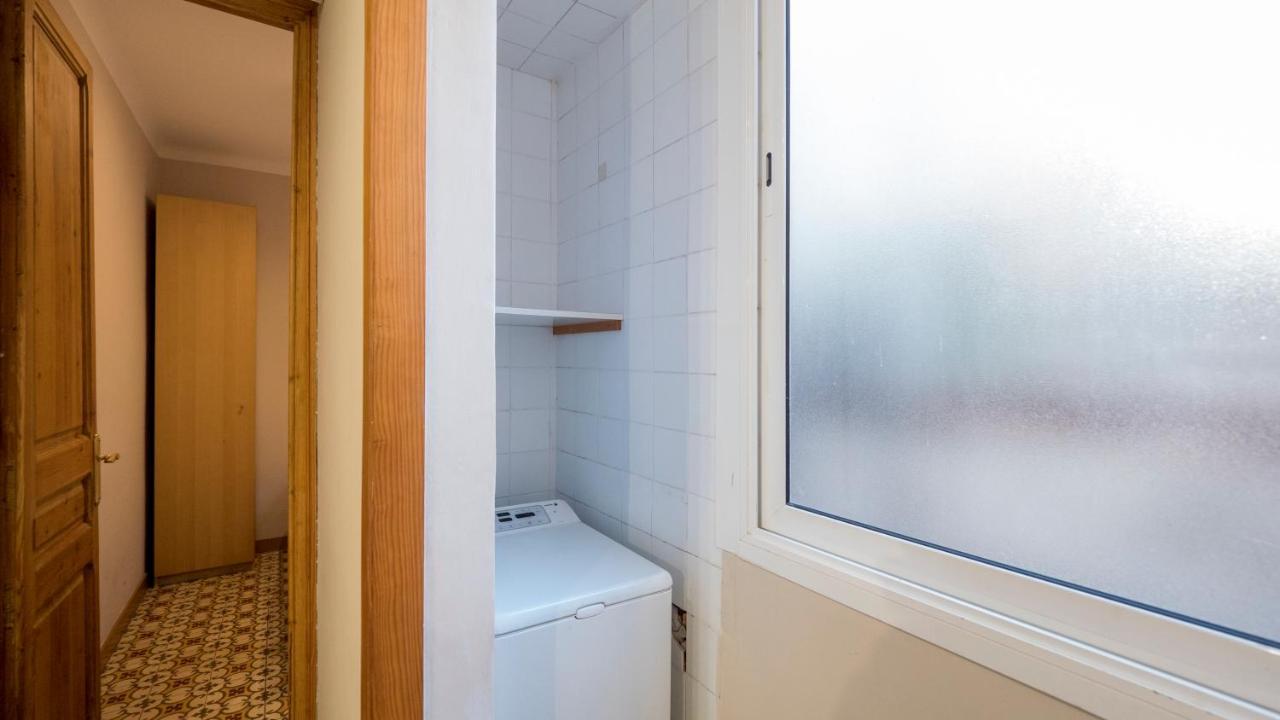 Acogedor Apartamento De 2 Dormitorios Barcelona Eksteriør bilde