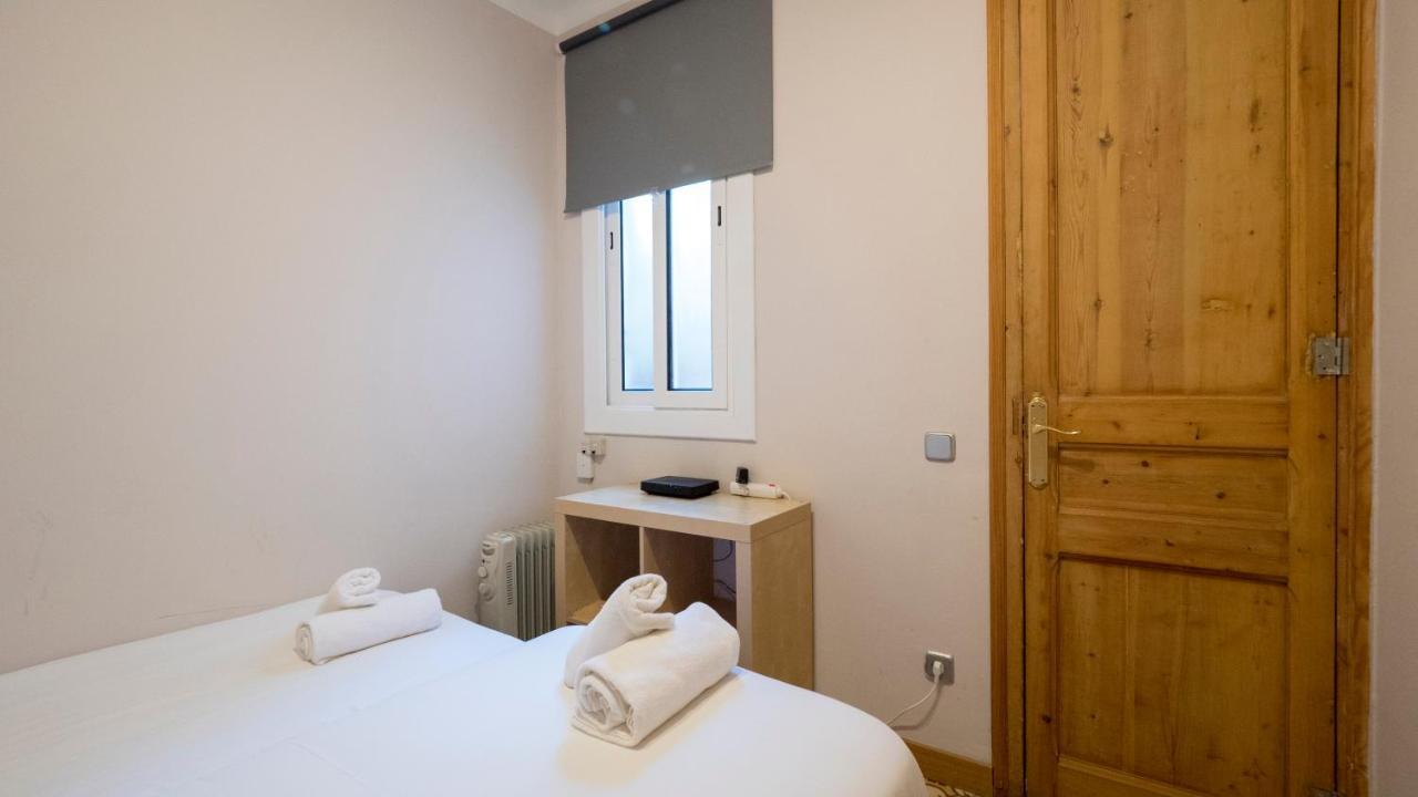 Acogedor Apartamento De 2 Dormitorios Barcelona Eksteriør bilde